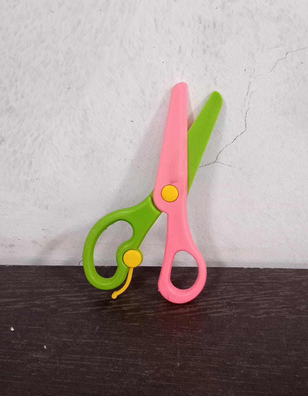 1569A Plastic Safety Scissor, Pre-School Training Scissors.