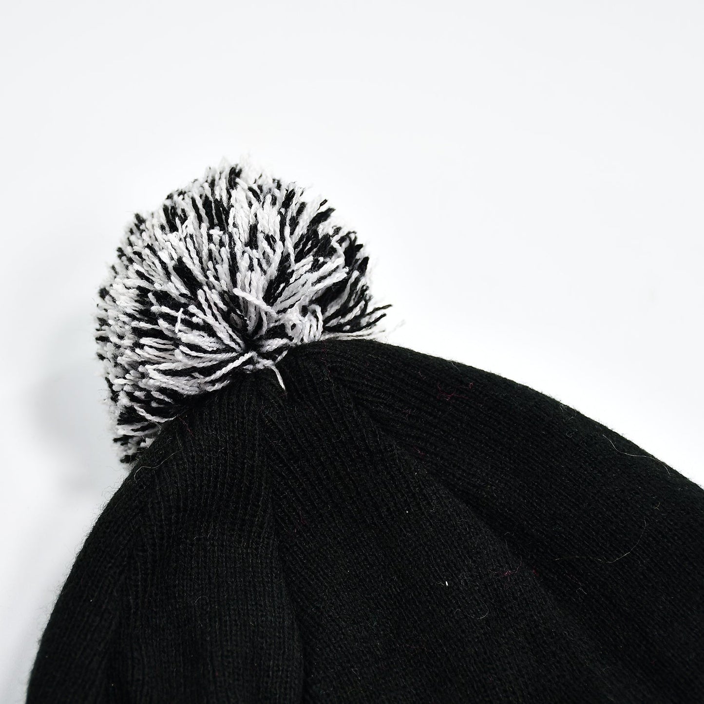 6341 Men's and Women's Skull Slouchy Winter Woolen Knitted Black Inside Fur Beanie Cap. DeoDap