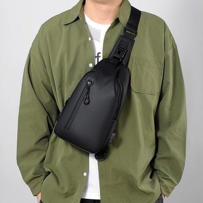 The grand magazin Men's Chest Bag Shoulder Bag Messenger Sports Backpack Water Resistant Usb Charging Port Shoulder Sling Bag